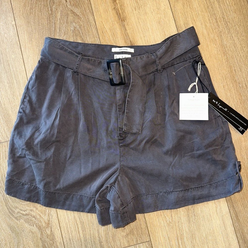 Nicole Miller Womens Gray Belted Shorts Vintage Look Size 6‎ NWT